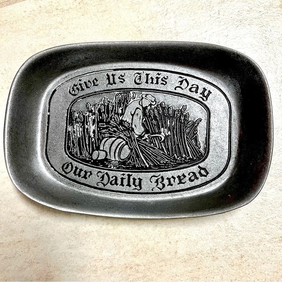 Wilton Armetale Give Us This Day Large Bread Tray Matte Finish EUC grandma core - Picture 1 of 9